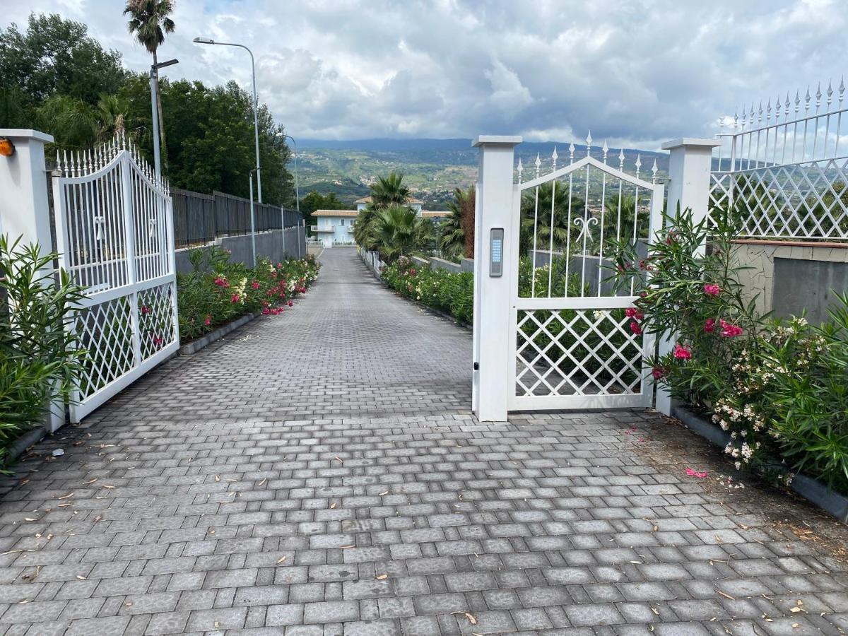 Artaleammare Villa Fondachello  Eksteriør bilde